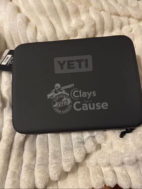 YETI 5L LUNCH BOX DAYTRIP charcoal new